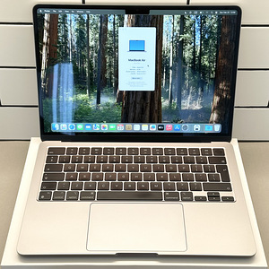 MacBook Air M2 (13” 2022) / 8GB / 256GB / INT (1 foto / 3)