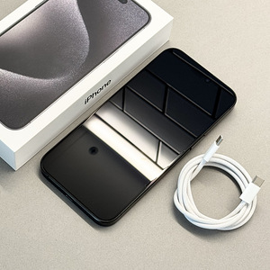 Apple iPhone 15 Pro Max, 256gb, Black Titanium (2 foto / 5)