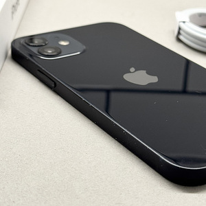 Apple iPhone 12, 64gb, Black (5 foto / 5)