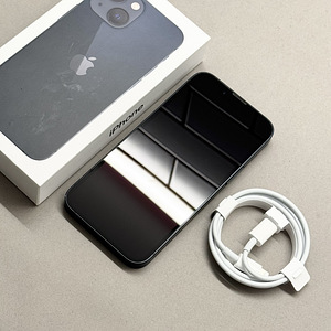 Apple iPhone 13 Mini, 256gb, Midnight (Аккумулятор 100%) (2 фото из 3)