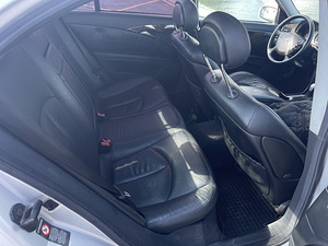 Mercedes Benz E270CDI AMG Pack. (6 foto / 10)