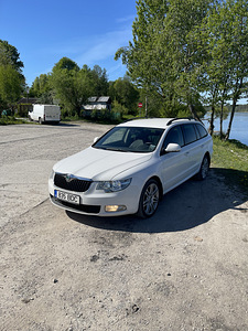 Skoda Superb (2 фото из 6)