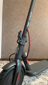 Xiaomi Electric Scooter 4 (2 foto / 6)