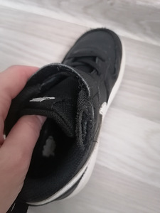 Кроссовки Nike (3 фото из 3)