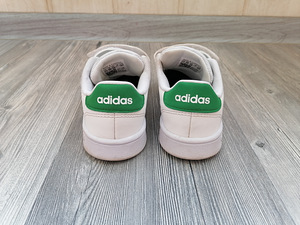 Adidase tossud (2 foto / 4)