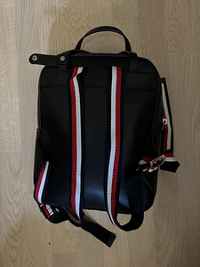 Tommy Hilfiger Seljakott (3 foto / 3)