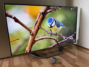 LG 47" FULL HD 3D Smart TV (1 фото из 10)