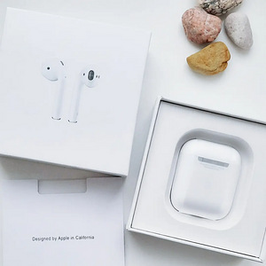 Airpods 2 (3 фото из 6)