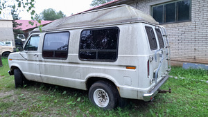 FORD ECONOLINE 5.0 V8 бензин+газ (2 фото из 9)