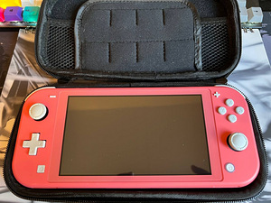 Nintendo Switch Lite + The Witcher 3 + SD 128 GB (1 foto / 3)