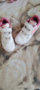 Nagu uued adidase tossud suurus 32 (3 foto / 5)