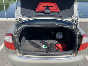 Продам Audi A4 1.6 (11 фото из 11)