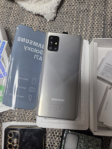 Samsung Galaxy A71 (3 foto / 6)