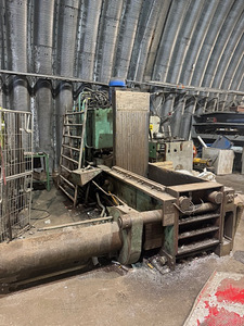 BA-1330 Hüdrauliline press vanametalli ja jäätmete pressimis