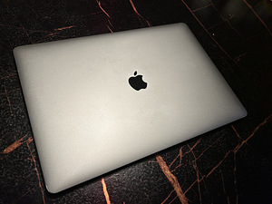 Apple MacBook Pro 2017 15" i7, 16Gb, 256GB (A1707) (2 foto / 4)