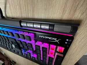 HyperX Alloy Elite RGB + KINGSTON KEYBOARD ACC KEYCAPS (3 foto / 6)