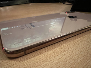 iPhone XS Max 64 ГБ (3 фото из 4)