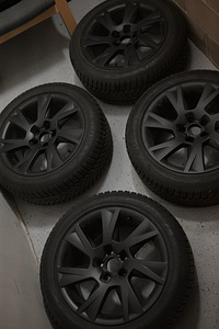 Диски Audi + зимние шины R17 (2 фото из 9)