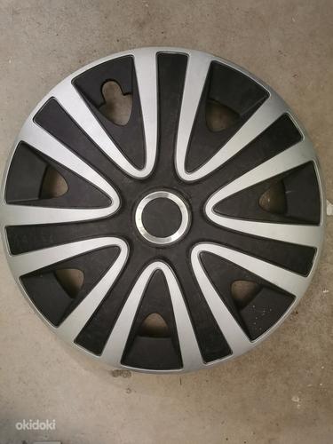 Пластинчатые шины Michelin X-Ice на жестяных дисках Ford 15 дюймов (фото #5)