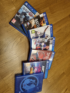 Продам Playstation 4 500GB + 2 джойстика + наушники + 7 игр (2 фото из 7)
