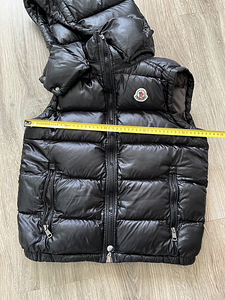 Lakknahast Moncler vest (1 foto / 3)
