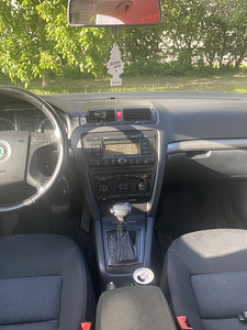 Skoda Oktavia 1.6 bensiin (5 foto / 6)