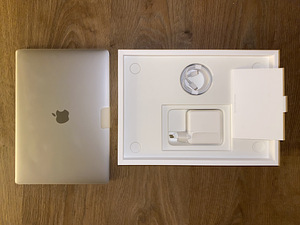 Новый Macbook Pro (2020, 13” M1) (3 фото из 4)