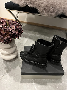 Сапоги MaxMara размер 38 (2 фото из 4)