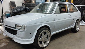 Ford fiesta projekt (6 foto / 8)