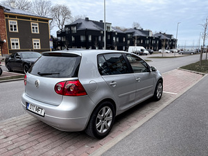 Volkswagen Golf 1.6 benz (3 foto / 12)
