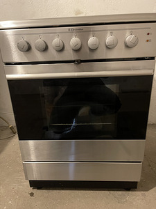Electroluxi elektripliit ahjuga (ideaalne) (4 foto / 5)