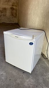 Külmik Samsung (47 liitrit) 50 cm (1 foto / 7)