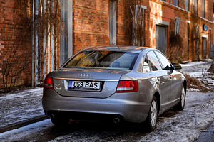 Audi A6 C6 (136 тыс км) 3.2 бензин (14 фото из 14)
