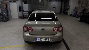Volkswagen Passat 2.0 TDi (10 foto / 14)