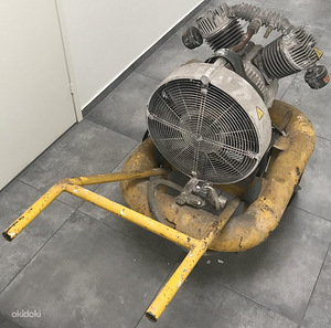 КОМПРЕССОР МОМЕНТАЛЬНОГО ВЫСОКОГО ДАВЛЕНИЯ ДО 10 BAR - 2шт (3 фото из 6)