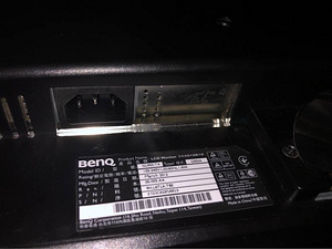 Монитор benQ 50/60 Гц (3 фото из 4)