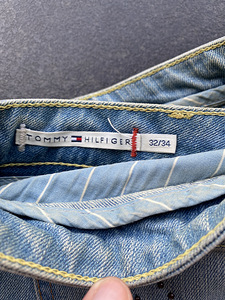 Tommy Hilfiger teksad (3 foto / 3)