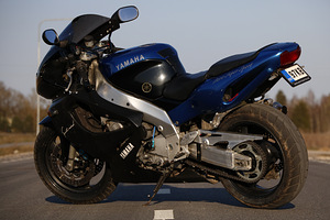 YAMAHA YZF 1000R 1996 (5 фото из 7)