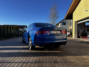 Honda Accord 2.4 VTEC (4 foto / 10)