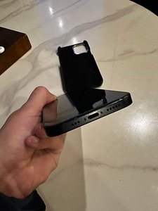 iPhone 12 64GB (2 foto / 3)