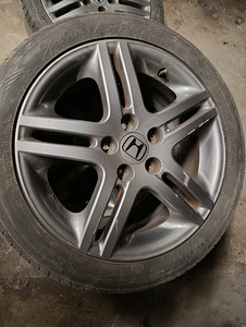 Диски/шины Honda Accord. 17" 5x114,3 (2 фото из 3)