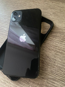 iPhone 11 / 128GB Black (1 foto / 3)