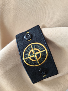 Stone Island Hoodie (2 foto / 3)