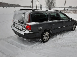 Volvo V70 (4 фото из 8)