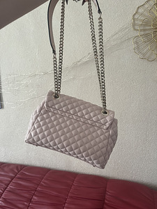 Tepitud Guess kott (2 foto / 3)