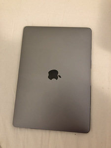 Macbook Air 13” (2 valokuva sivusta 4)