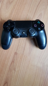Ps4 pro 1tb +3 mängu (2 foto / 2)
