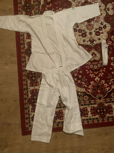 Продам кимоно (2 фото из 5)