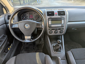 Volkswagen Golf 1.9 TDi (4 foto / 9)