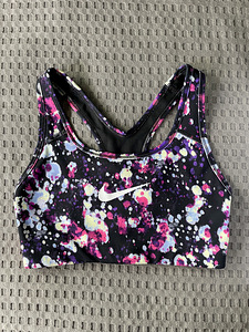 Uueväärne sporditopp Nike Dri-fit (1 foto / 6)